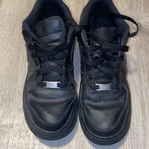 Black Air Force ones size 7